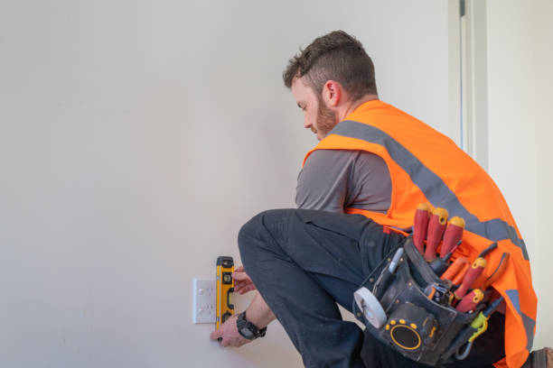 Best Licensed Electrician  in Waterloo, IA